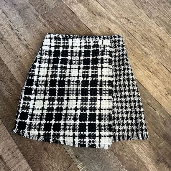 GB Asymmetrical
Houndstooth Skirt size XS - Picture 1 of 6